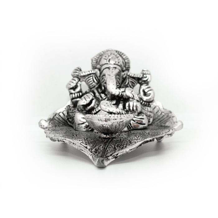 Swaha Pipal Leaf Ganesha Idol with Diya Holder|  Ganapathi Sculpture | Home Decorations